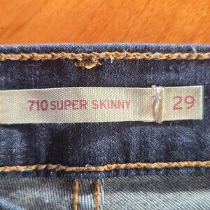 Levi's 110 SUPER SKINNY SIZE 29